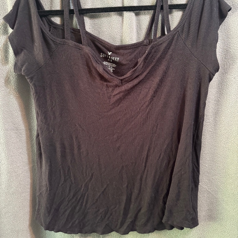 Off the shoulder strappy AE shirt
